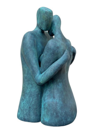 Keramisch beeld “Liefde” – handgemaakt brons‑groen kunstwerk – perfect cadeau – 22x10x10 cm