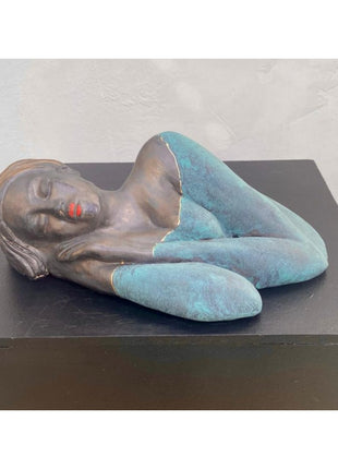 Keramisch Beeld “A Sleeping Woman” - Keramisch beeldje - 22×12×8 cm