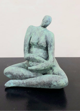 Keramisch Zwangerschapsbeeldje In Verwachting Bronsgroen Handgemaakt Uniek Kraamcadeau