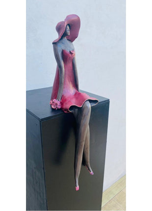 Zittende Vrouw van Keramiek - Roze - "Aandachtig" - Keramische Kunst - 47 cm