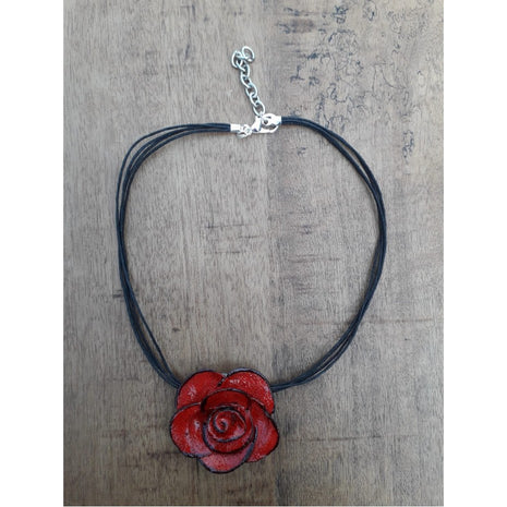 Hanger met Roos - Rood - Sierraad van Keramiek - Bernadette te Wierik