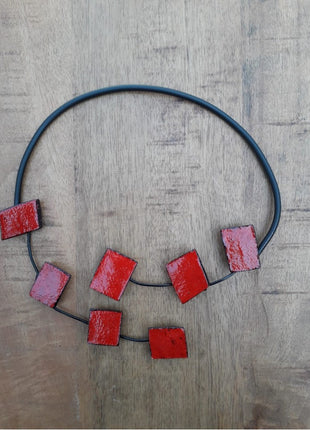 Hanger met Vierkantjes - Rood - Sierraad van Keramiek - Bernadette te Wierik