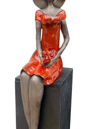 Zittende Vrouw van Keramiek - Keramische Kunst - Keramisch Beeld - Rood - Bernadette te Wierik