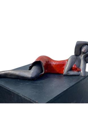 Keramisch Beeld - Liggend Rood - Keramiek - Bernadette te Wierik