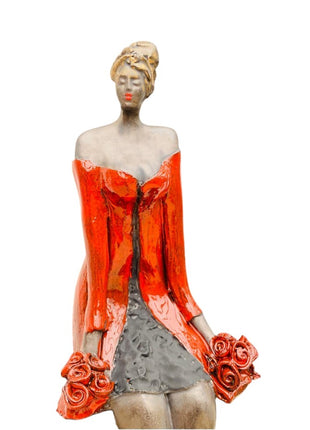 Vrouwenfiguur van Keramiek - Beeld Met Houten Sokkel - Rood - Bernadette te Wierik