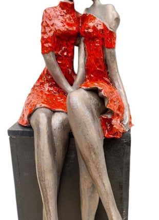 Zittende Vrouwen van Keramiek - Keramisch Beeld - Rood - Bernadette te Wierik