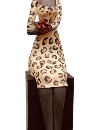 Zittende Vrouw met Panterprint - Keramische Kunst - Beeld van Keramiek - Bernadette te Wierik