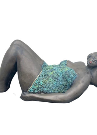 Keramisch Liggend Beeld “A New Beginning” – Liggende Vrouw – 28 cm Keramiek