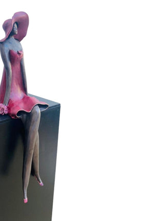 Zittende Vrouw van Keramiek - Roze - "Aandachtig" - Keramische Kunst - 47 cm