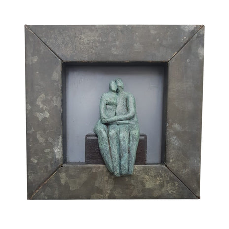 Beeldje man - vrouw in zinken lijstje - Bernadette te Wierik