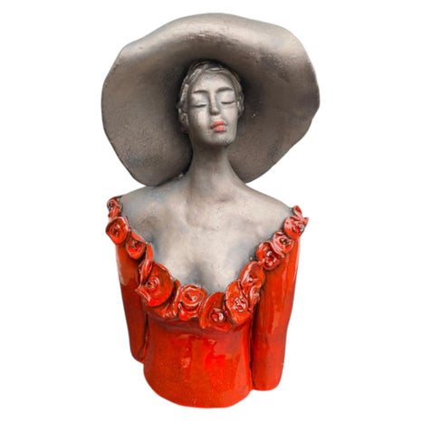 Keramisch borstbeeld “Attraction” – rood – vrouw met hoed – handgemaakt kunstcadeau – 20x10x6 cm