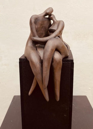 Keramische Beeld Verliefd - Liefde - Keramiek - Kunst - Bernadette te Wierik