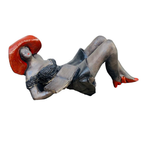 I am thinking - Liggend Beeld van Keramiek - Keramische kunst - Art - Bernadette te Wierik