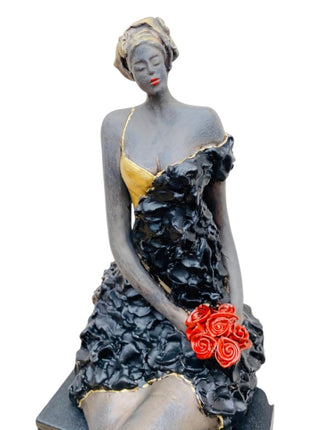 Attractive incl. sokkel - Keramisch Beeld - Zittende Vrouw - Keramiek - Bernadette te Wierik